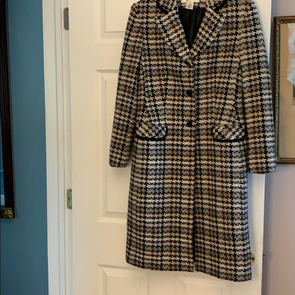 Jones Tweed jacket herringbone pattern